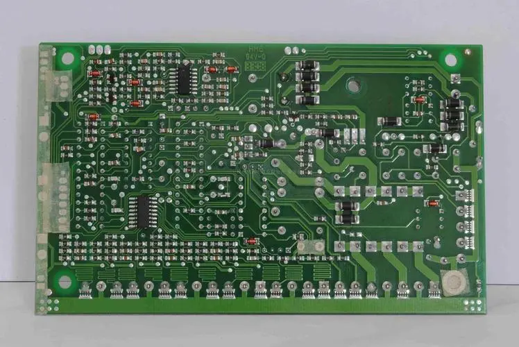 PCB设计中布线的基本规则如下